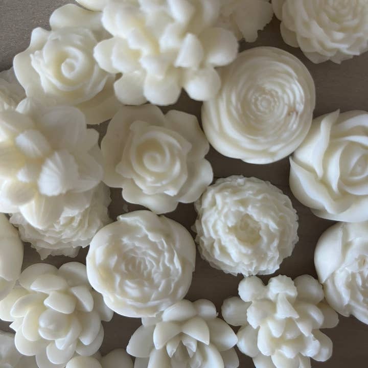 La Binibini - Wholesale Wax Melt - 300g Scented Soy Wax Melts in Flower and Succulents Designs1