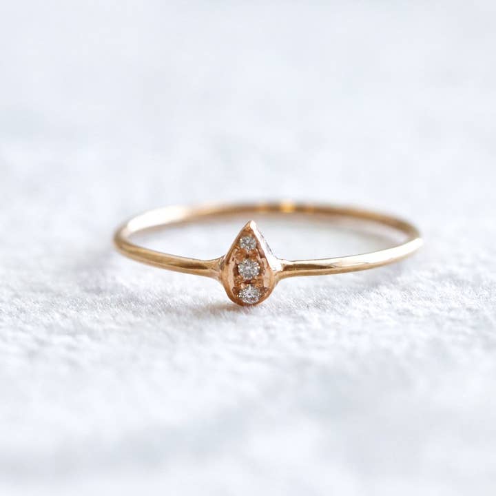 Bague Drop Rose Gold pour la vente par Vi Ling Designs