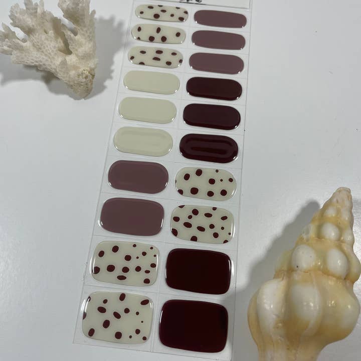 Iwi Nails – Großhandel Nailart/Nagelsticker – Sammlung Pūpū Hinuhinu: Pūpū Pōniuniu 3 (Flohkegel)4