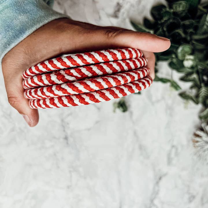 Gia Roma - Wholesale Christmas Decoration - Holiday Fabric Coasters, Red White Christmas Coaster Set