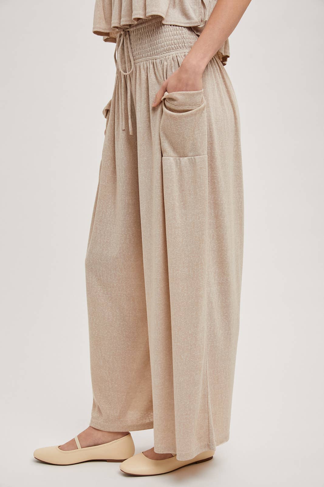 Bluivy – wholesale Set med topp och byxa – Dam – AVSLAPPNAD STICKAD SMOCKAD TOPP OCH BREDA BYXOR SET9