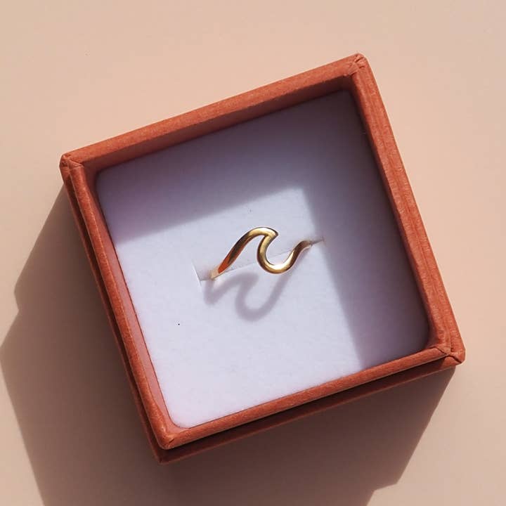 Alesi Jewellery - Wholesale Band/stacked ring - 18K Gold Wave Ring Adjustable0