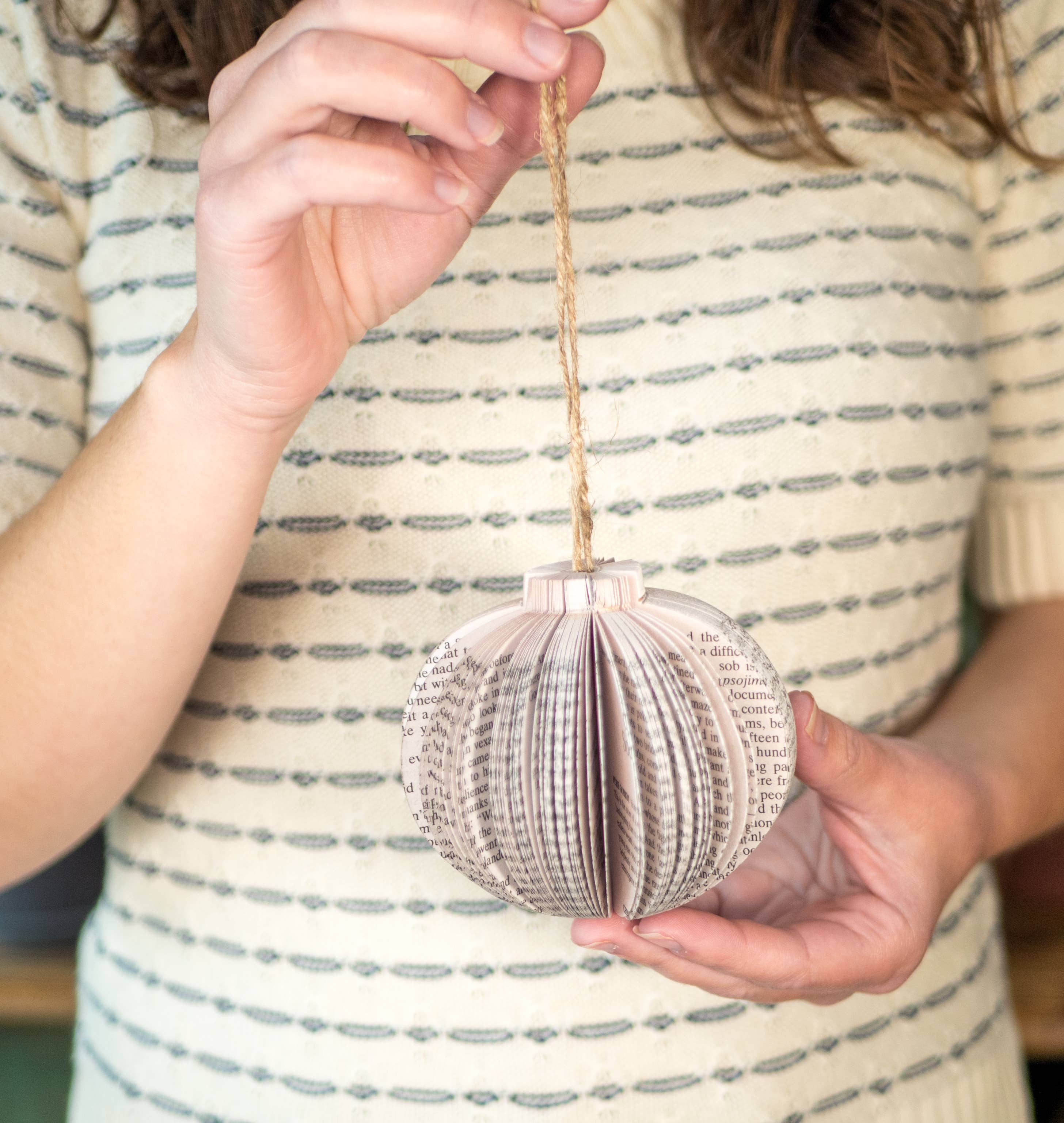 Root To Vine – wholesale Ornament – Book Christmas Ornament-Tree Ornament Book Gift Holiday5