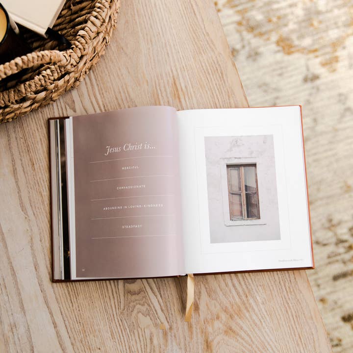 The Daily Grace Co - Wholesale Religion - The Heart of Christ | Lent Companion8