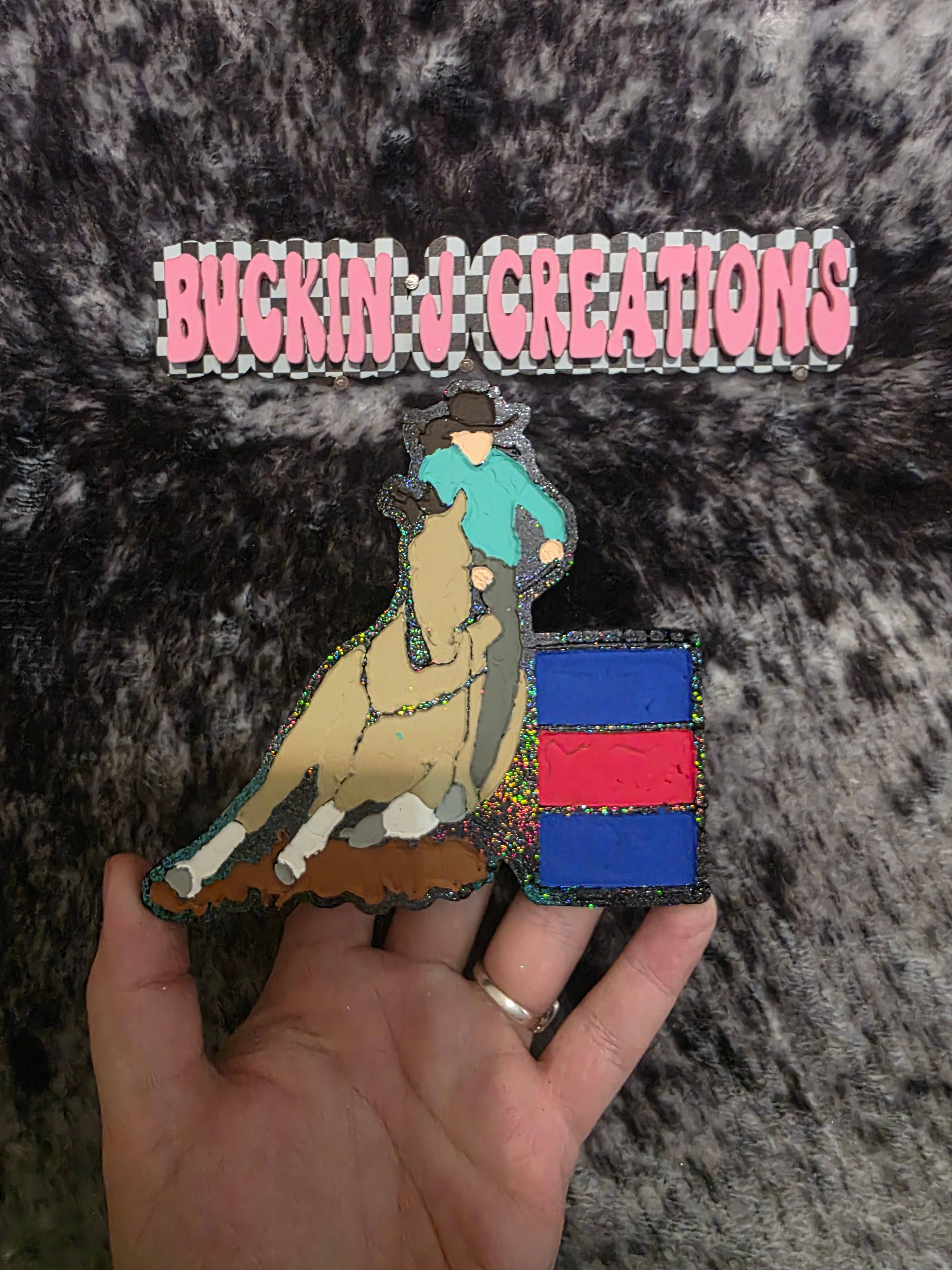 Buckin J Creations - Vente Désodorisant pour voiture – femme - Désodorisant de voiture fait main pour coureur de baril6