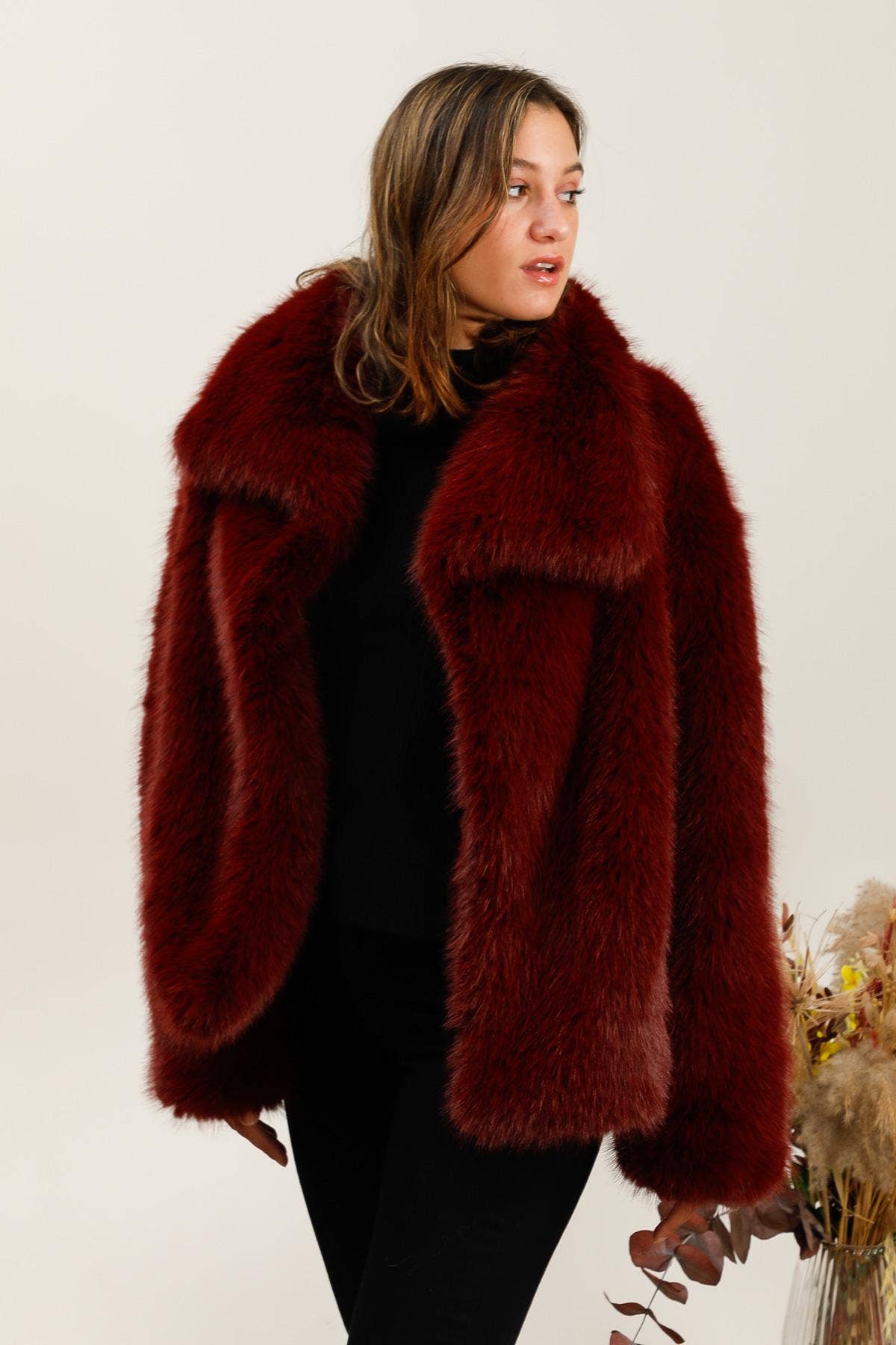 DIX-ONZE - Wholesale Fur/Faux Fur Coat - Women's - Short Faux Fur Jacket – Elegance & Softness11