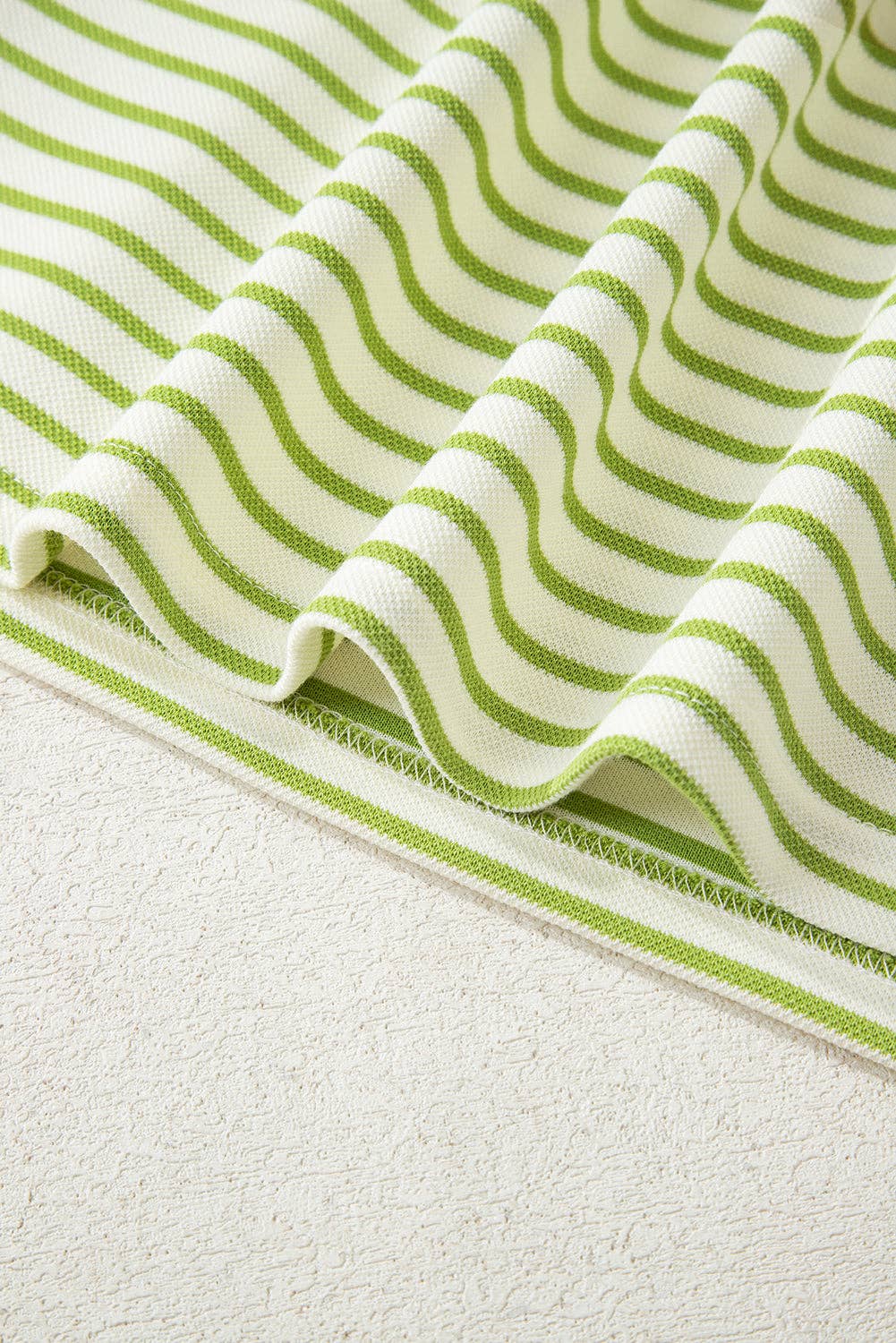 PRETTY BASH – Engroshandel Top- og nederdelsæt - Dame – Stribet V-hals Pullover med Krave og Skort Sæt12