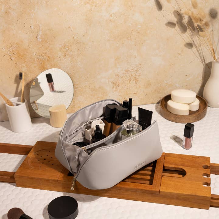 Maison Minimalist - Wholesale Makeup/Cosmetic Bag - SALY | Expandable Travel Makeup Bag