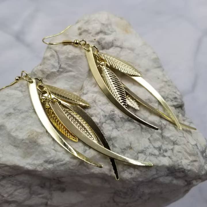 The Pretty Jewellery – wholesale Tofsörhängen – Guldpläterade Leaf Frans Örhängen