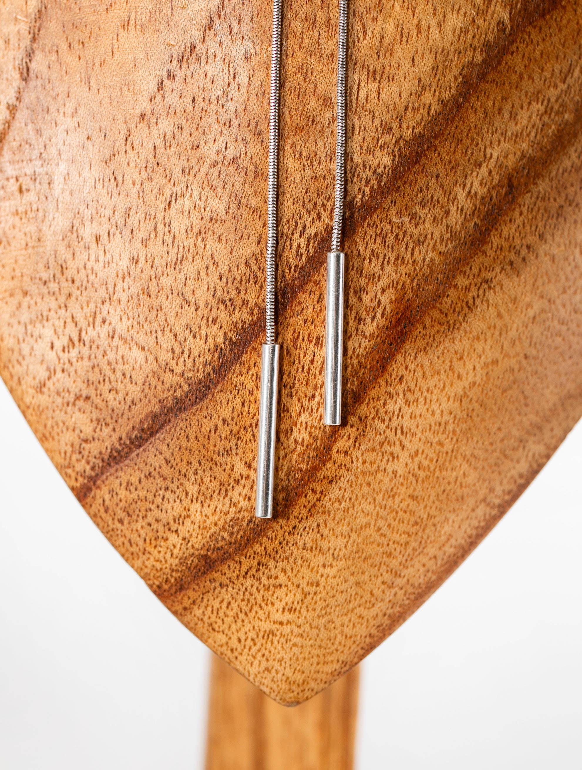 Moxie Maine - Wholesale Pendant/Charm Necklace - 701: Flower Cluster Snake Chain Bolo Necklace 9252