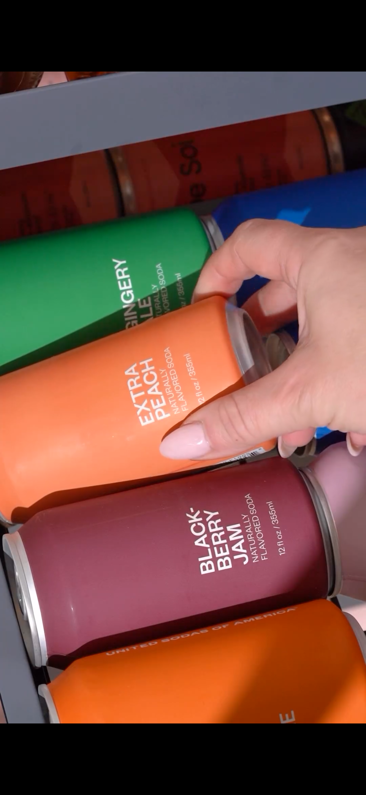 United Sodas - Wholesale Soda/Carbonated Drink - Naturally Flavored Soda - Extra Peach 2