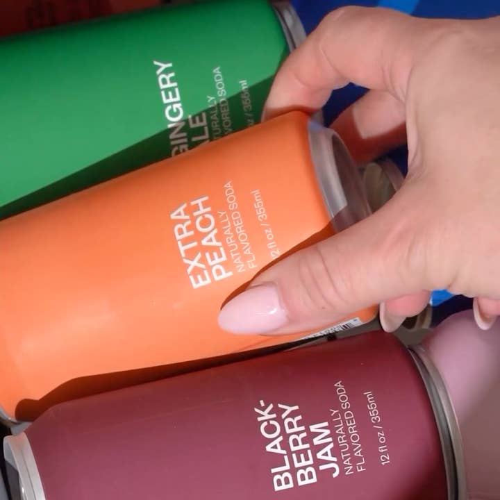 United Sodas - Wholesale Soda/Carbonated Drink - Naturally Flavored Soda - Extra Peach 2