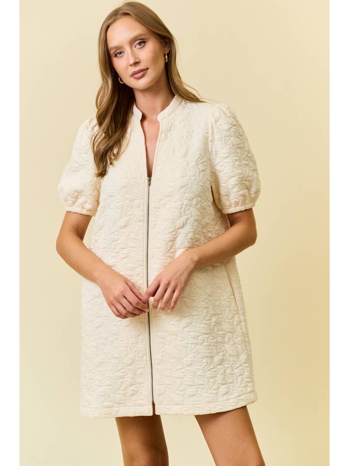 Doe and Rae – wholesale Klänning - Dam – FLORAL JACQUARD KLÄNNING MED DRAGKEDJA FRAM OCH PUFFÄRMAR - 28054D11