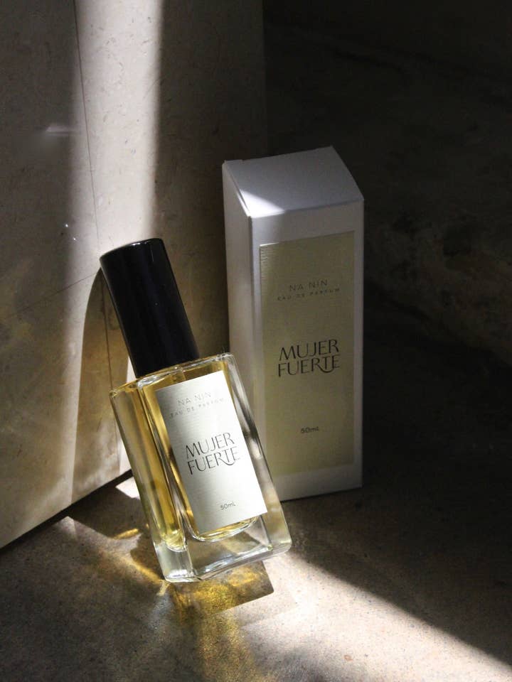 Mujer Fuerte Eau De Parfum /Finns i 10 ml & 50 ml för wholesale av Na Nin