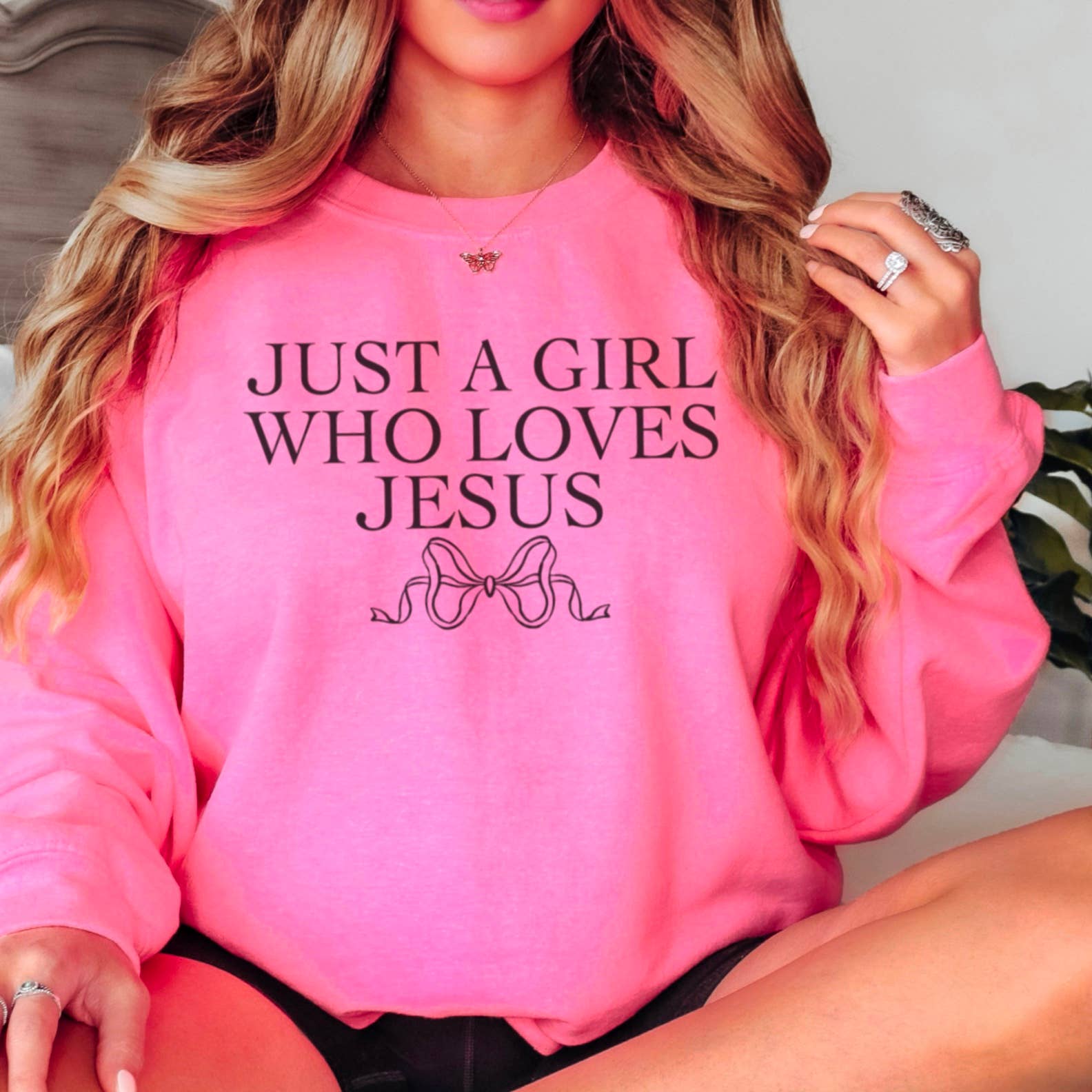 Shoppe SHC - Vente Sweat-shirt à imprimés – femme - Coquette Juste Une Fille Qui Aime Jésus | Sweat-shirt Chrétien7
