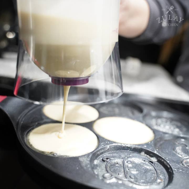 Zulay Kitchen - Wholesale Kitchen Tool/Gadget - 4-Cup Pancake Batter Dispenser with Squeeze Handle