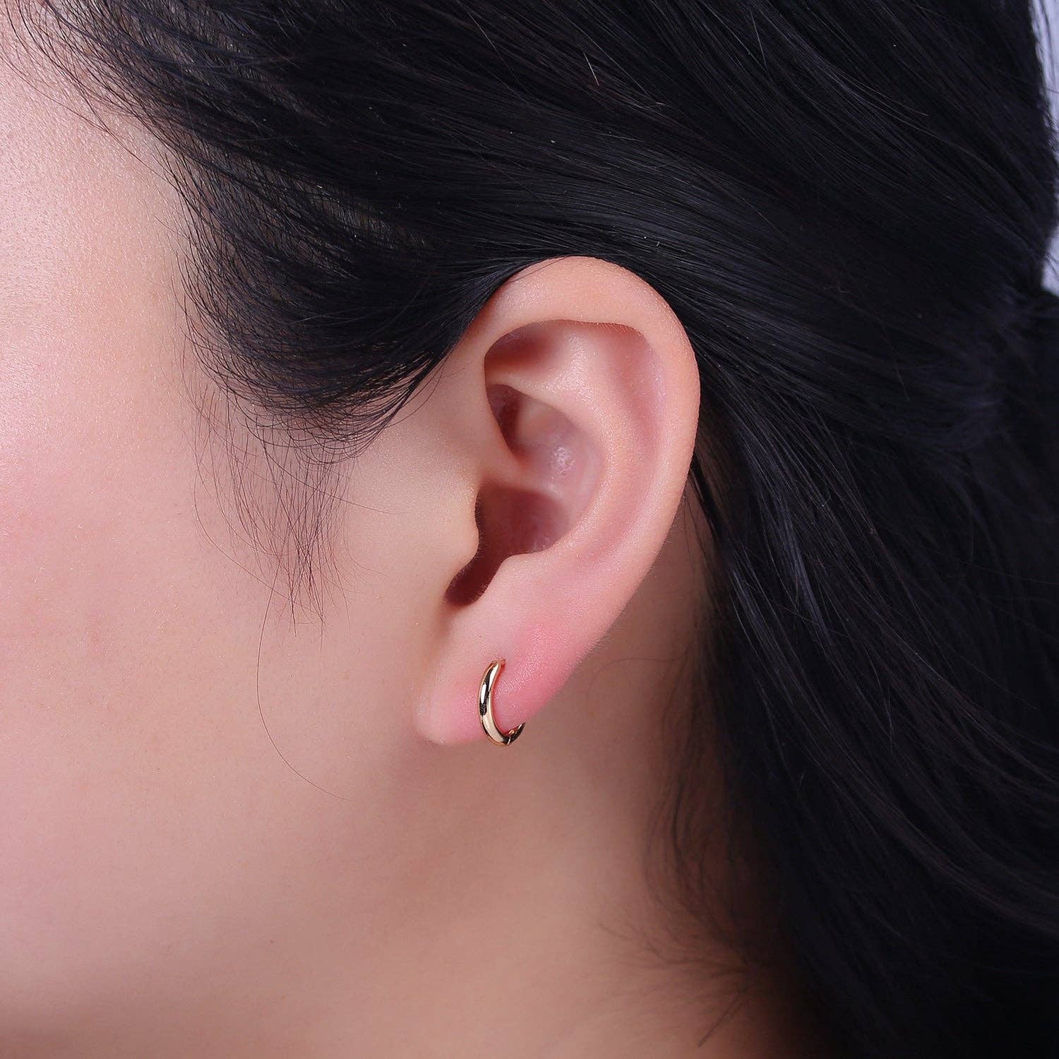 Aim Eternal - Wholesale Huggie Earrings - Dainty Gold Huggie Earring 12mm Simple Minimalist Hoop  V-0921