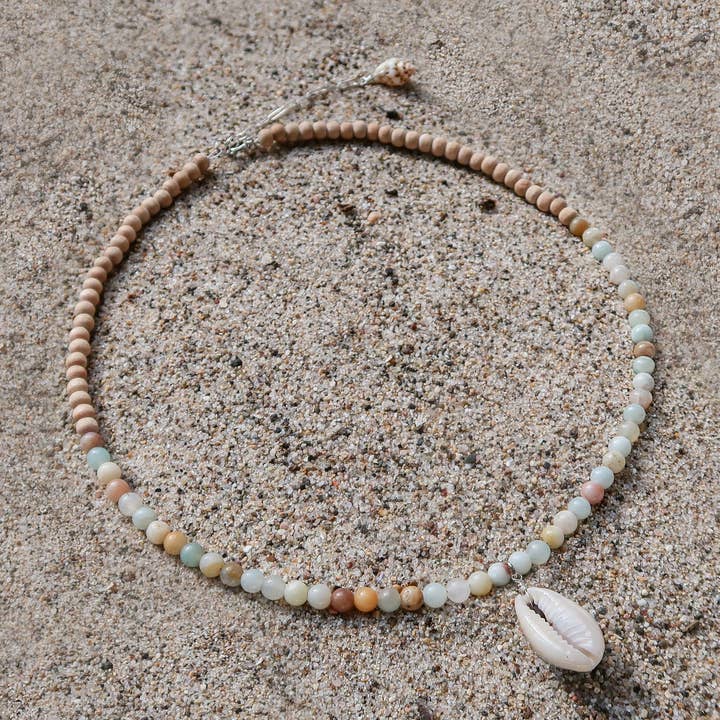 Essenshell - Wholesale Beaded/Pearl Necklace - Laguna Cowrie Necklace