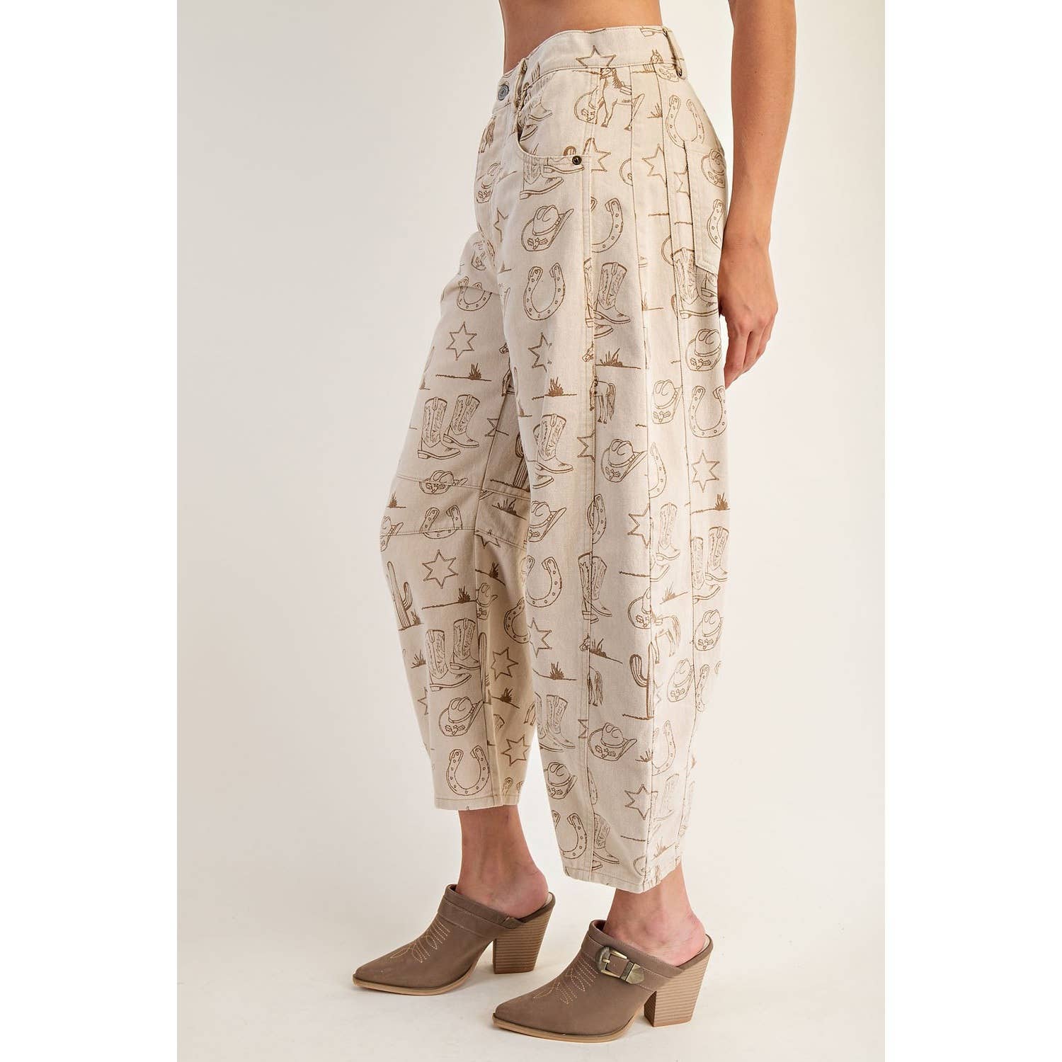 AMANDEL LATTE NIEUWE Mineral Washed Western Barrel Leg Jeans voor groothandel op Faire3