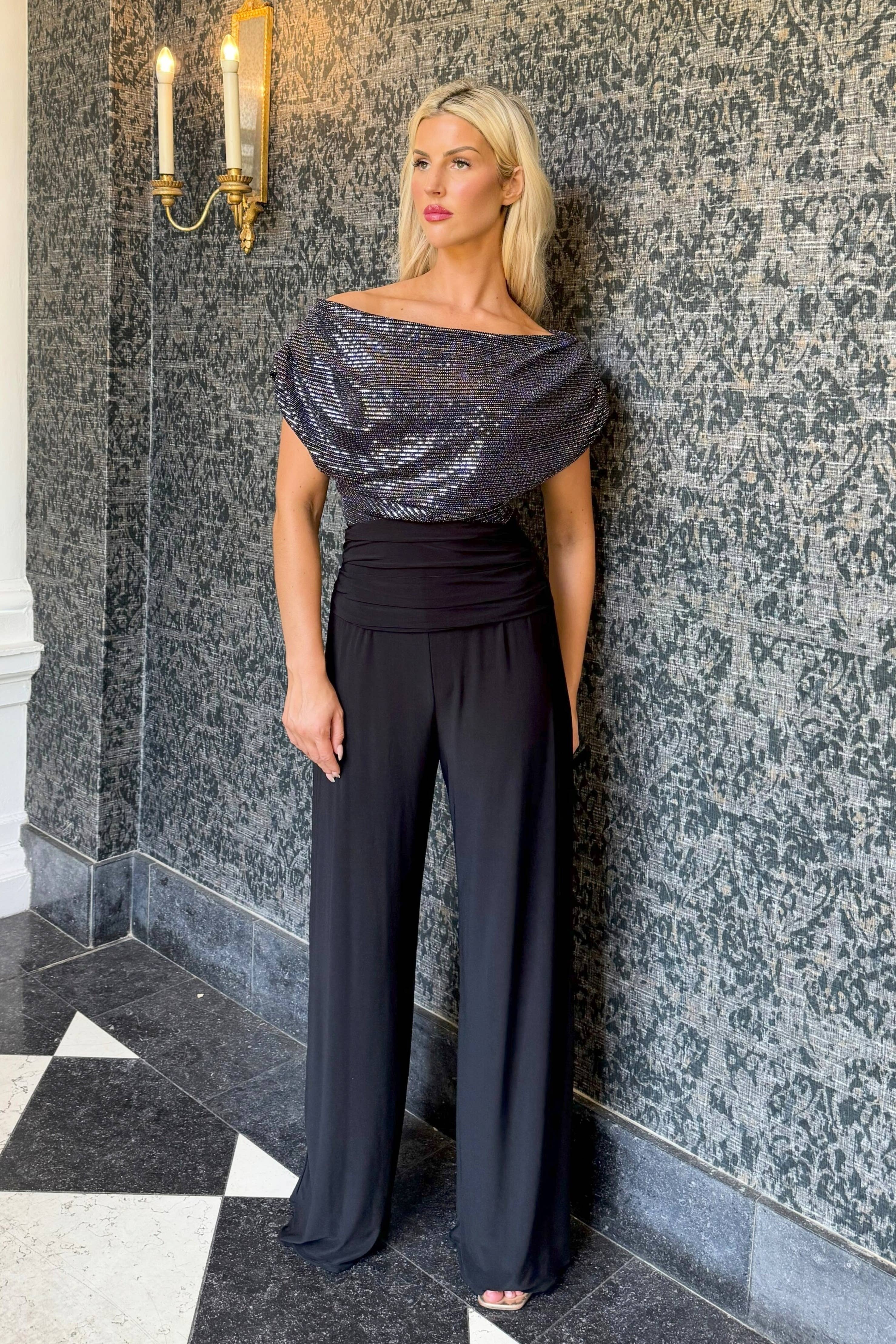 Atom Label – Großhandel Jumpsuit – Damen – Atom Label Carbon Jumpsuit mit Gunmetal-Pailletten und Schwarz3