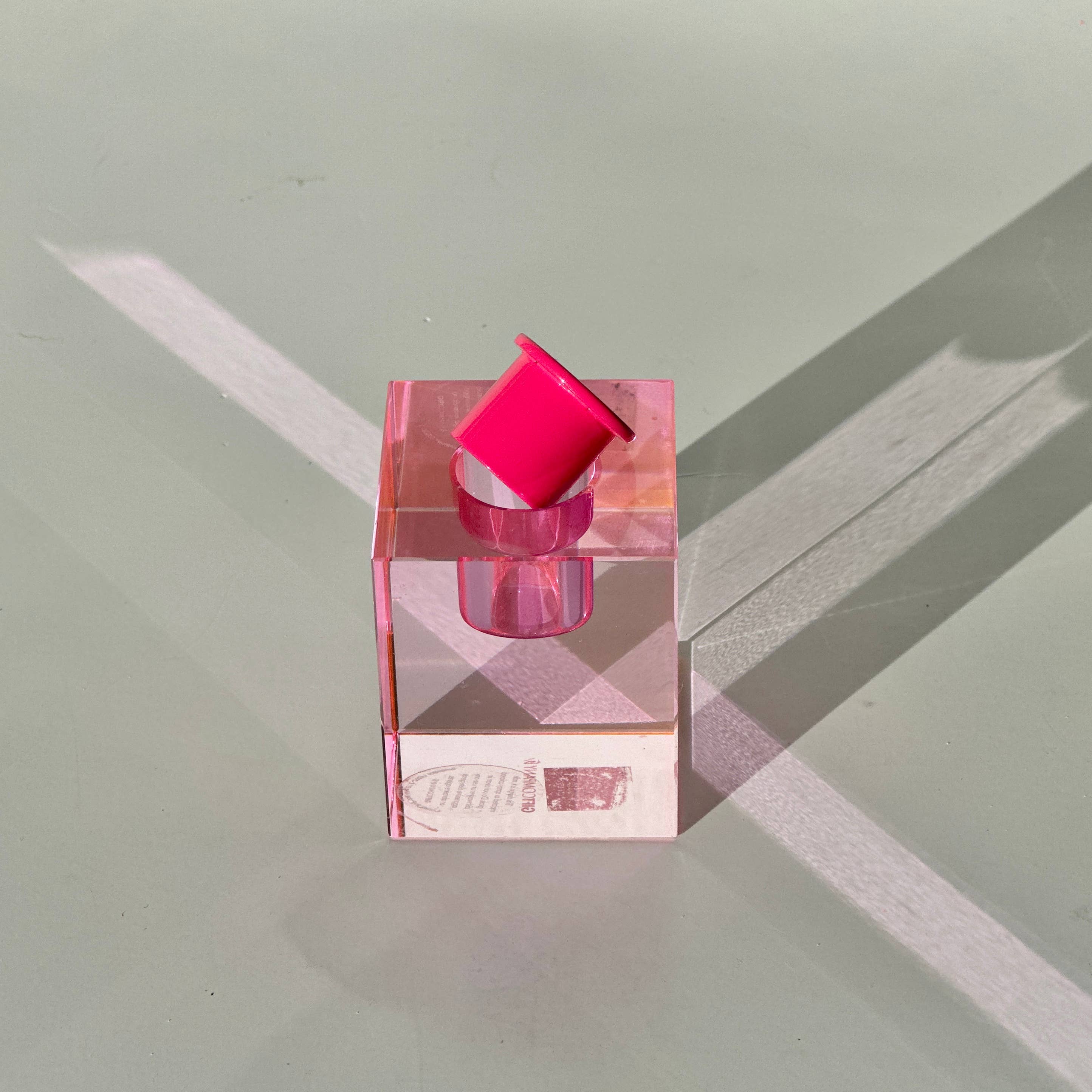 Pink Stories – wholesale Ljushållare – Fitter – adapter för smala ljusstakar i neonrosa3