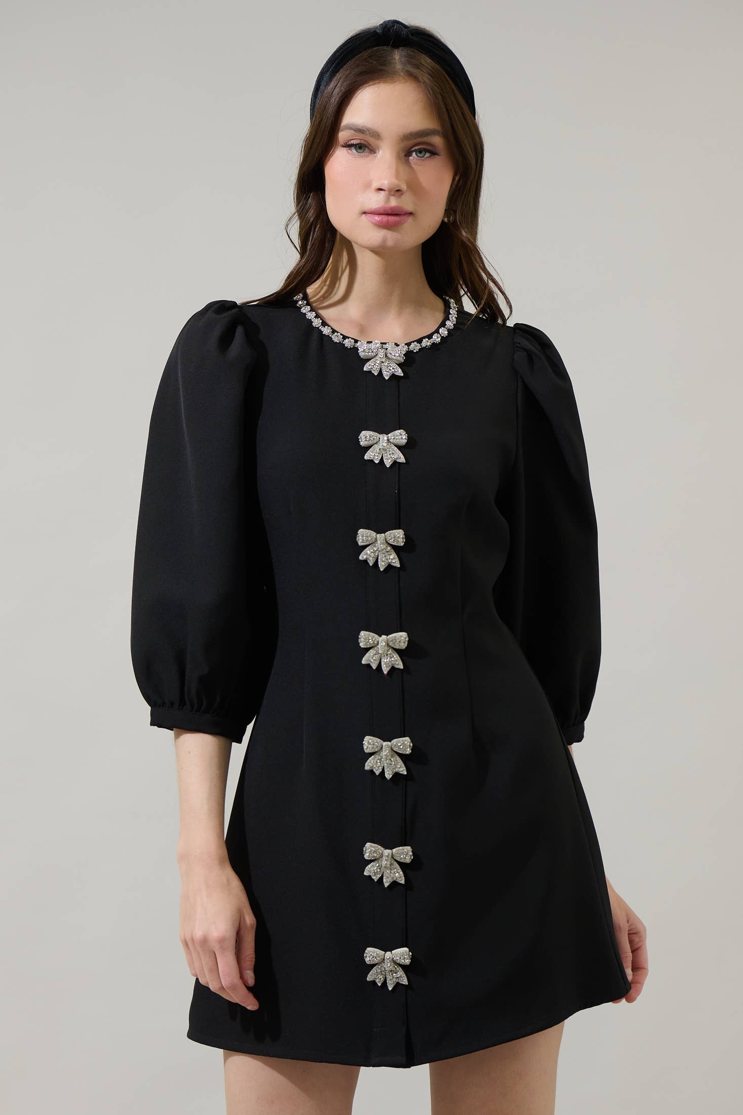Noir Robe mini trapèze Winona avec nœuds en strass en vente sur Faire1