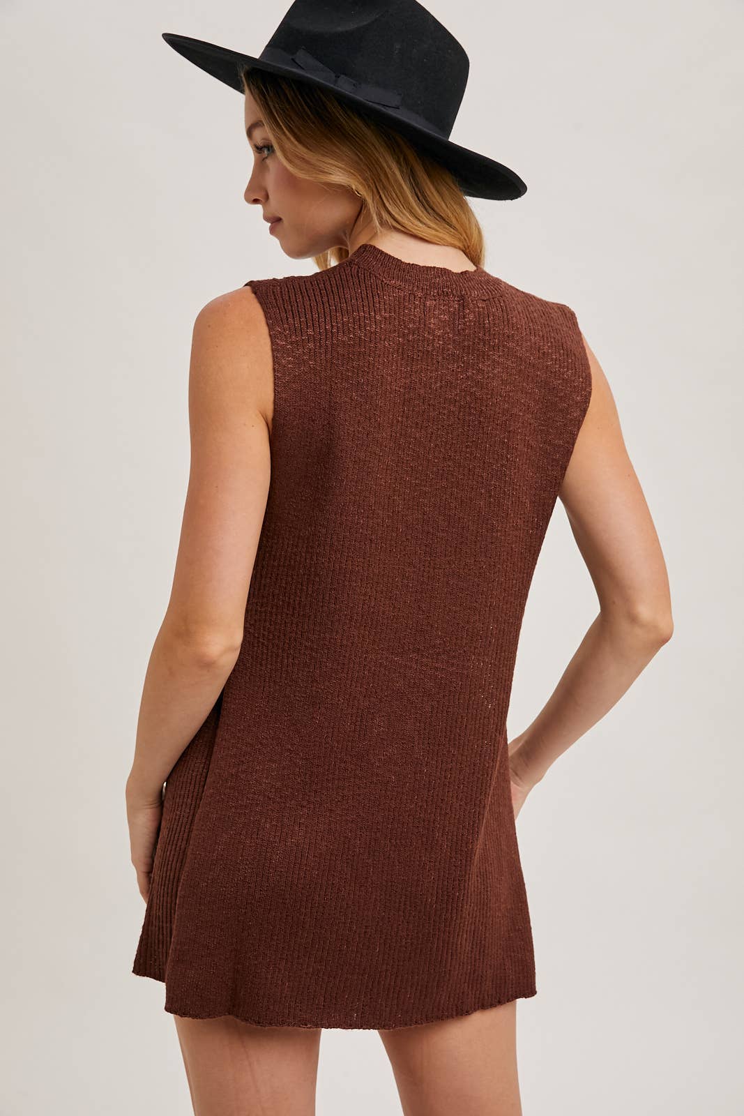 Bluivy - Wholesale Lounge Set - Women's - SLEEVELESS SIDE SLIT & SHORT KNIT SWEATER SET14