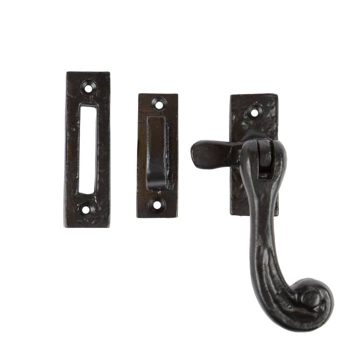 Rinkit Ltd – wholesale Knob/pull – 90mm Right Hand Black Rustic Window Fastener Hammer & Tongs