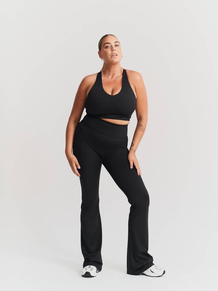 Sisterly Tribe - Wholesale Sports Bra - Women's - Softsculpt V-neck Cross Back Bra - Black4