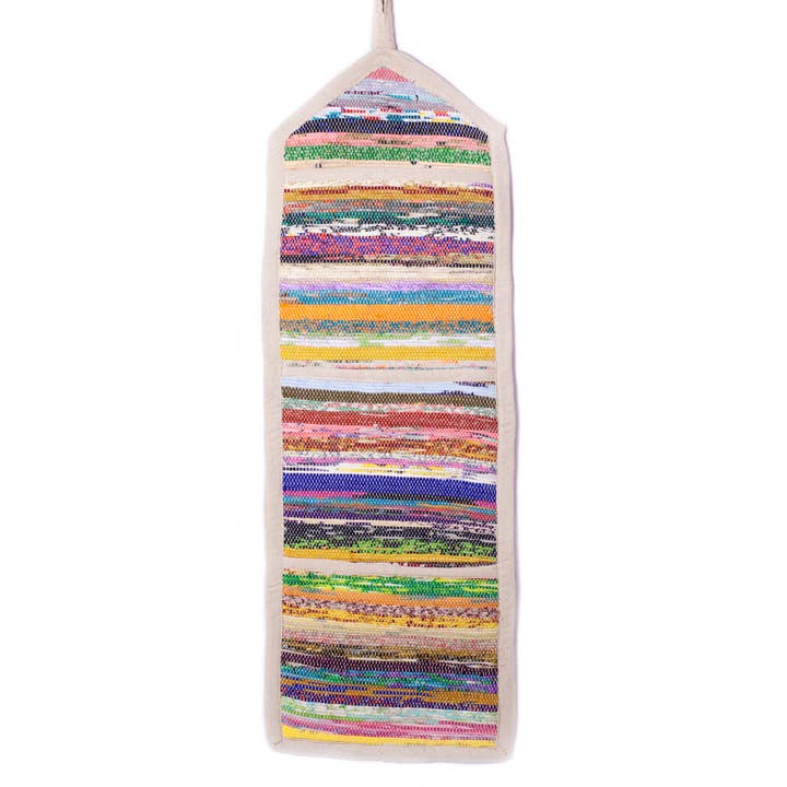 Gruccia portaoggetti Sari riciclata per la vendita all'ingrosso da parte di Empowering Local Women