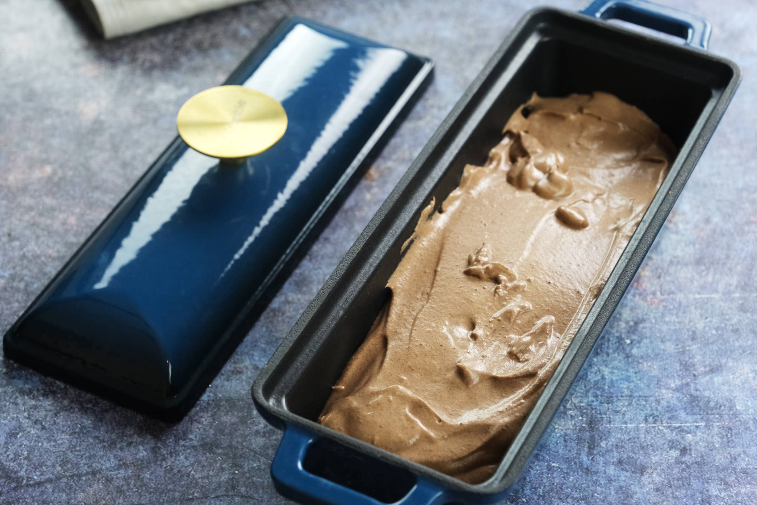 Crucible Cookware - Wholesale Bread Pan - Enameled Cast Iron Bread Pan with Lid - Dark Teal Blue 13