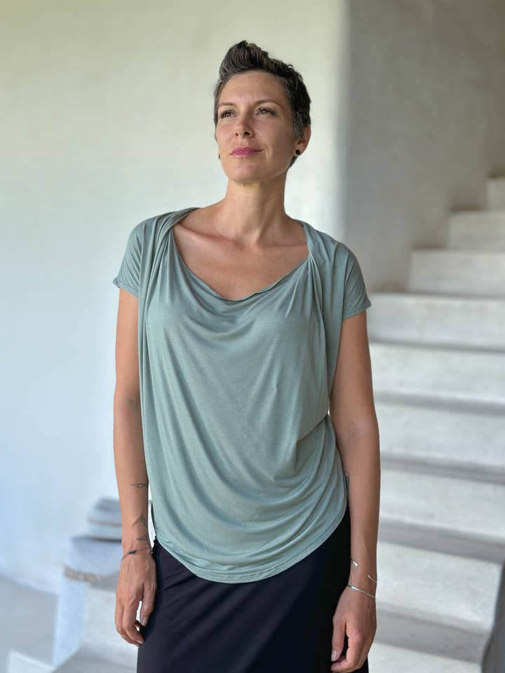 CARAUCCI - Wholesale T-Shirt - Women's - Flow Tee21