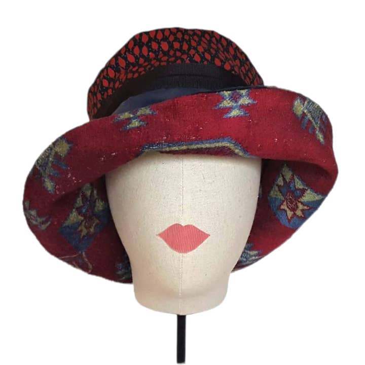 CLOCHE ELENA para venta al por mayor de Almudena Aguirre