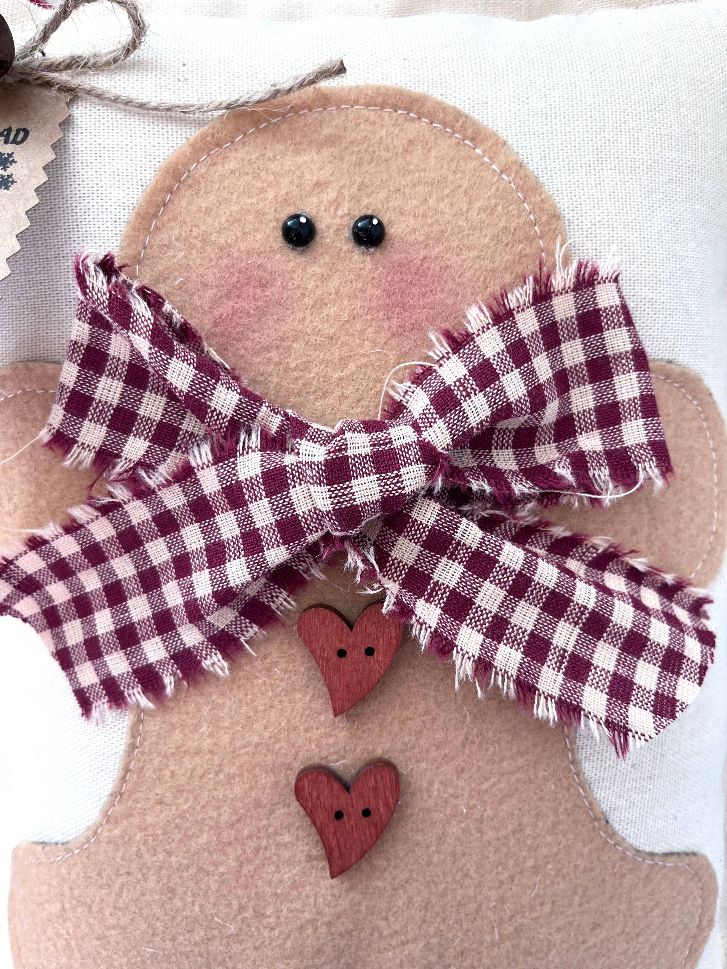 Kate + Em – wholesale Christmas decoration – Primitive Gingerbread Decorative Pillow - 10 Options0