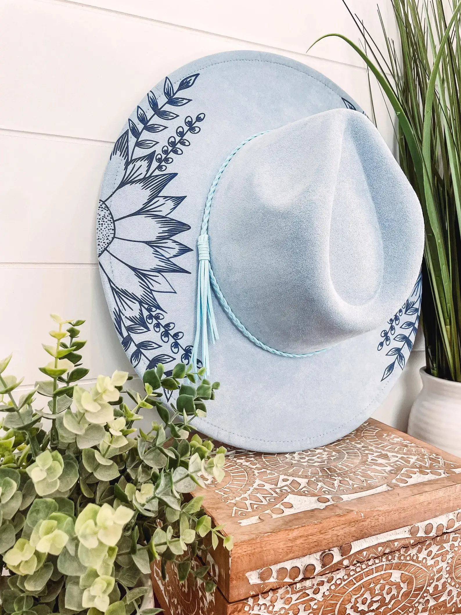 Willie & Dolly Designs - Wholesale Cowboy Hat - Women's - Engraved Floral Hat3