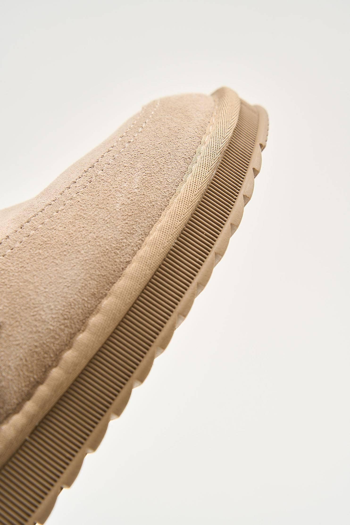 Puff Buckle Beige for wholesale on Faire9