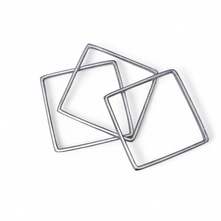 No War Factory s.r.l. - Wholesale Jewelry Set - Box 3 Fine Handmade Square Bracelets – Ethical Jewelry in Recycled Aluminum from Laos2