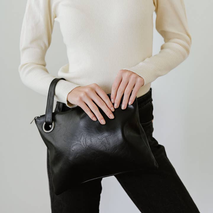 modern and chic - Wholesale Clutch Bag - Women's - Alexa Oversized Travel Clutch1