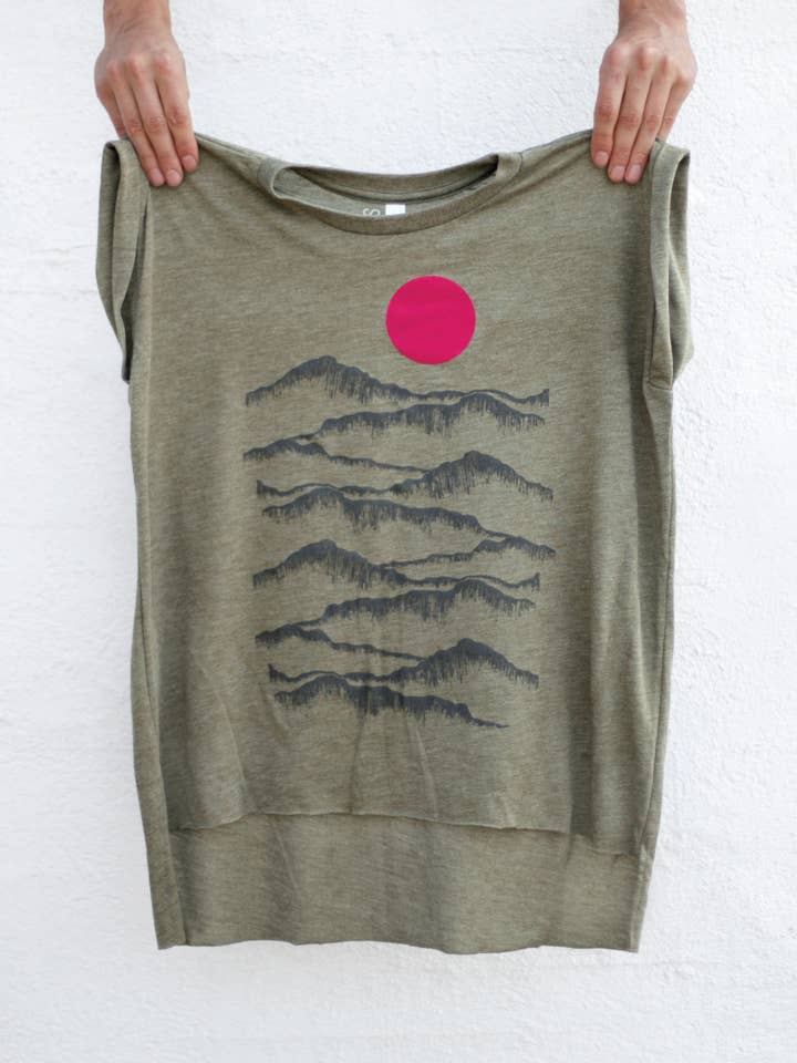 Badlands National Park Women's Rolled Cuff Muscle Tee and other Purchase Wholesale blackbird. Free Returns & Net 60 Terms on Faire trending on Faire.