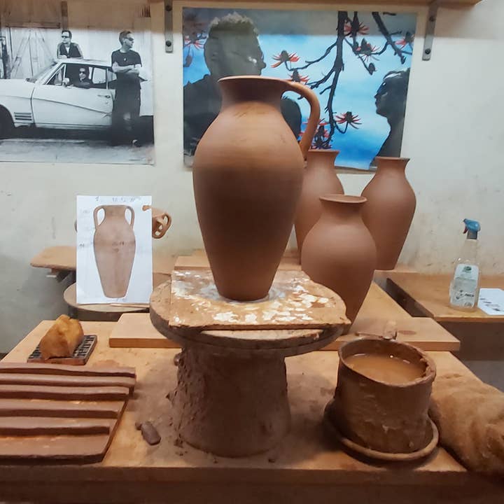 Cerámica Roca Caus - Vendita all'ingrosso Vasi - Anfora classica in ceramica multipurpose con due manici4