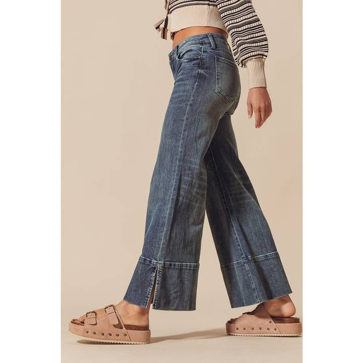 IVE - Wholesale Pants - Women's - WIDE LEG FLARE DENIM JEANS WITH SIDE SLITS