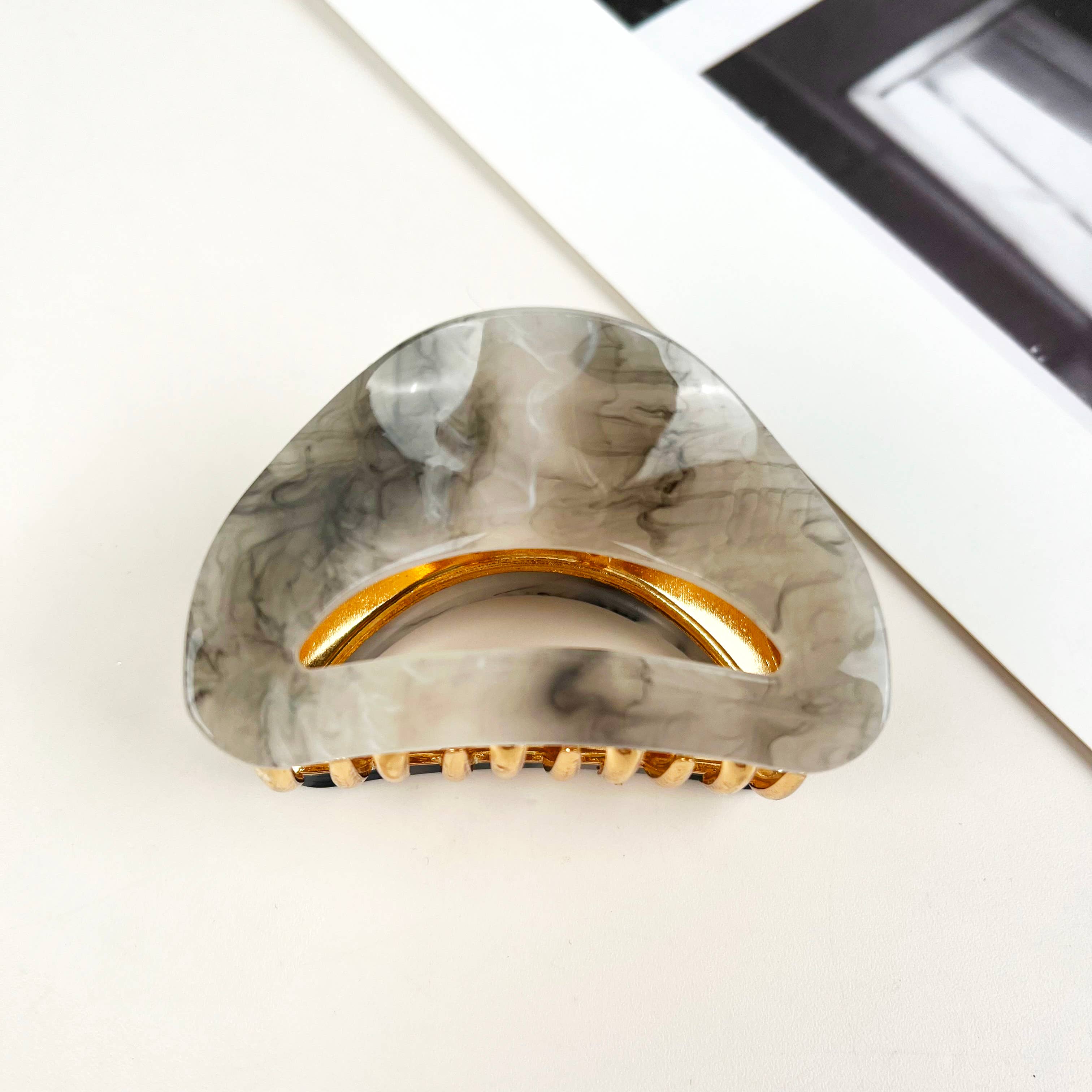 mildstyles - Wholesale Haarclip - Dames - Vintage holle halfronde haarclip van acetaatlegering1