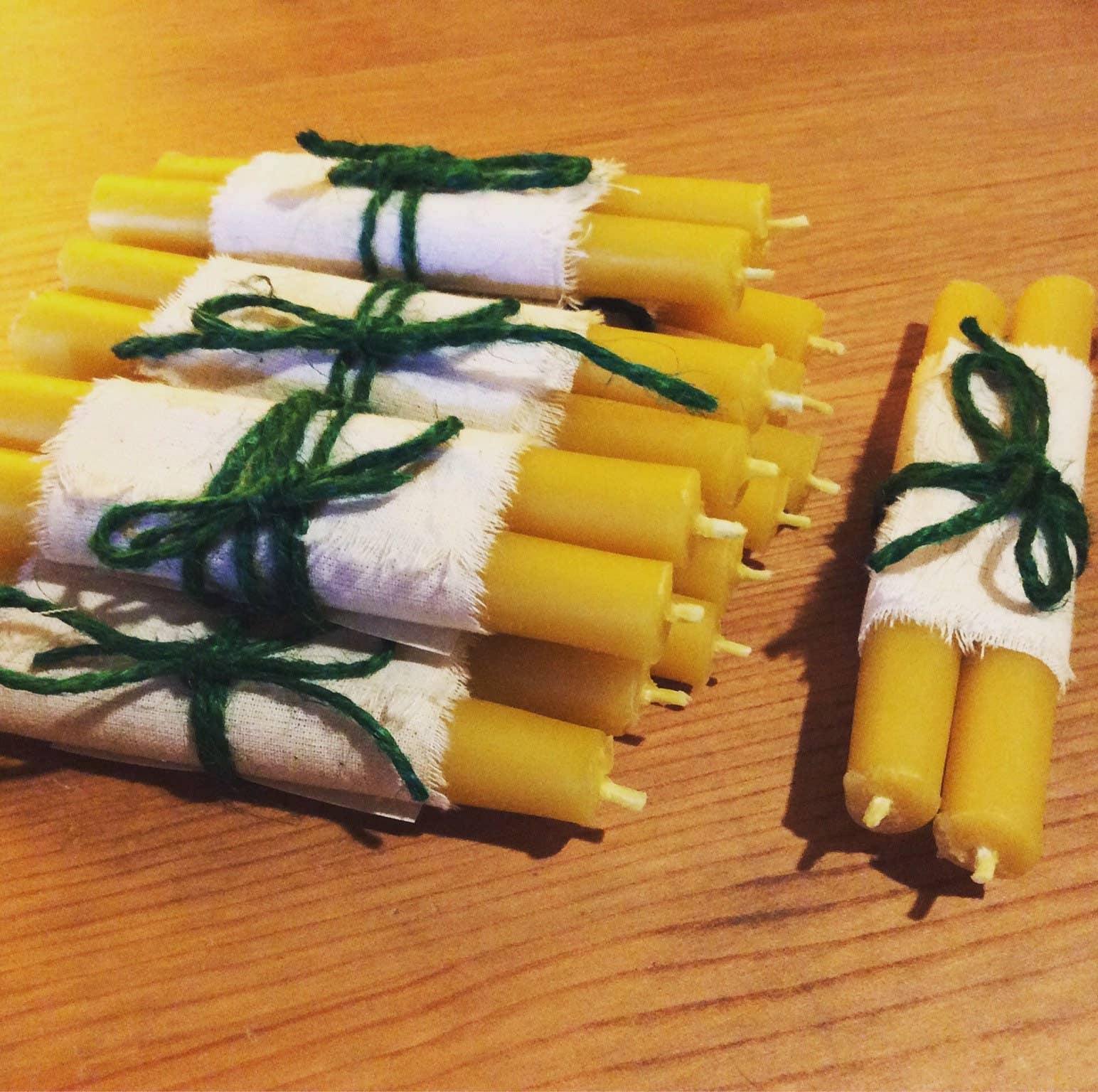 Mile-End Soap & Candle Supply - Vente Bougies/bougeoirs coniques - Bougies en cire d'abeille - Bougies coniques - Bougies de Shabbat3