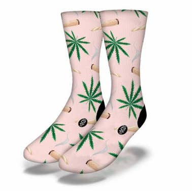 Chaussettes Fun Weed & Burning Blunts (Rose) pour la vente par Savvy Sox