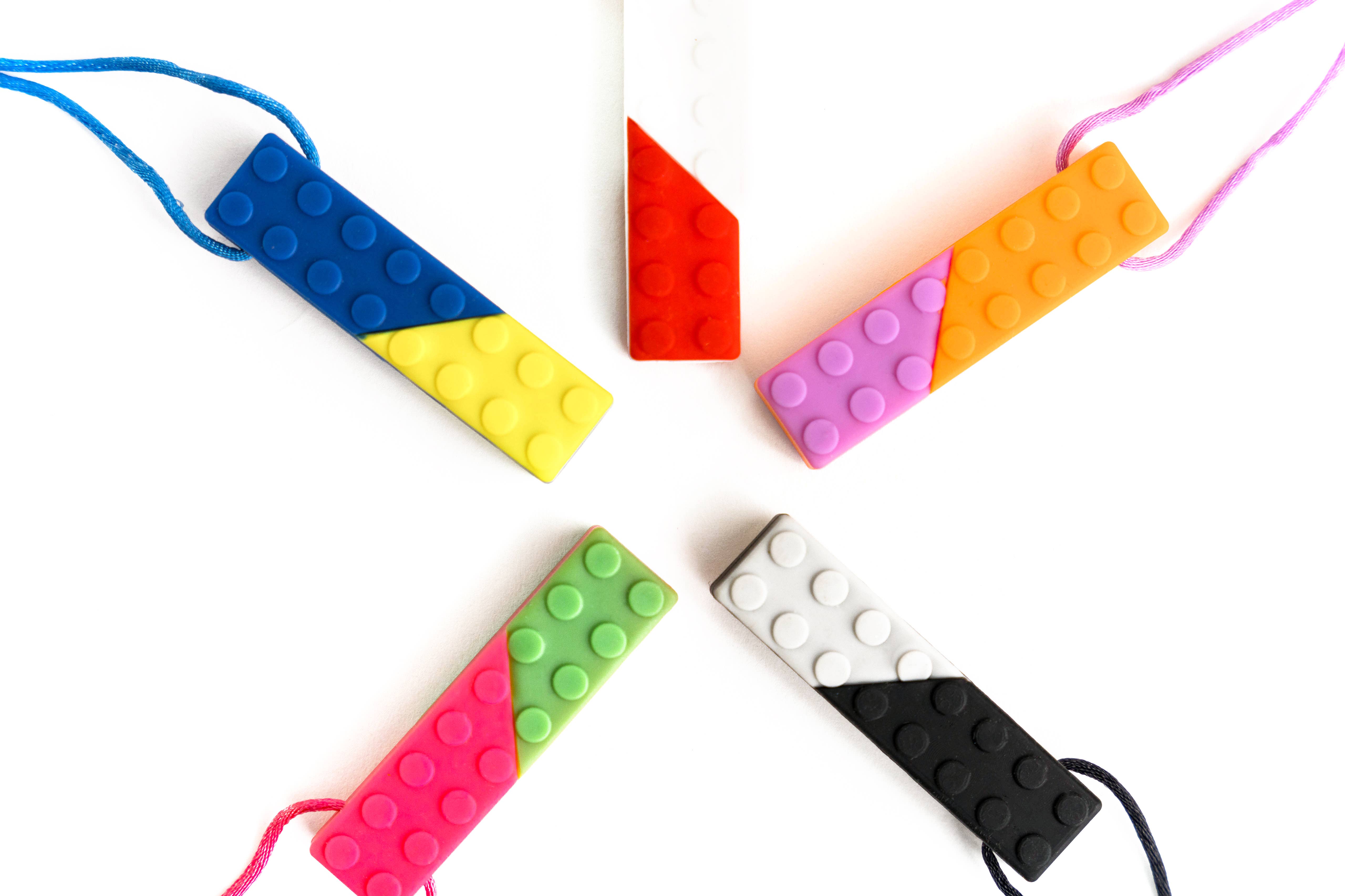 Autistic and Loved - Vente Collier – enfant - Pendentif Bloc Couleur Autistic & Loved5