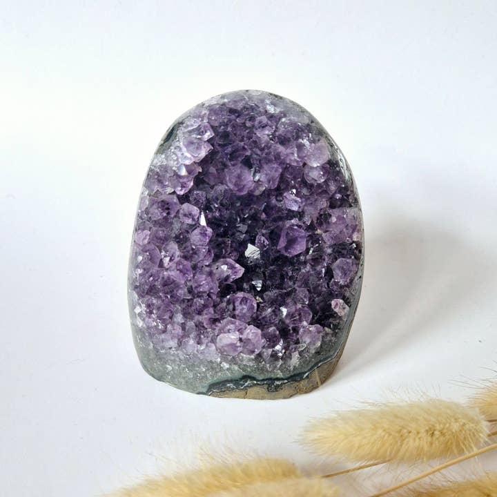 Moonlight Gemstones - Wholesale Spiritual Stone/Crystal - Gemstone Polished Amethyst Geode of 427 grams – Spiritual Eye-catcher with Powerful Energy1