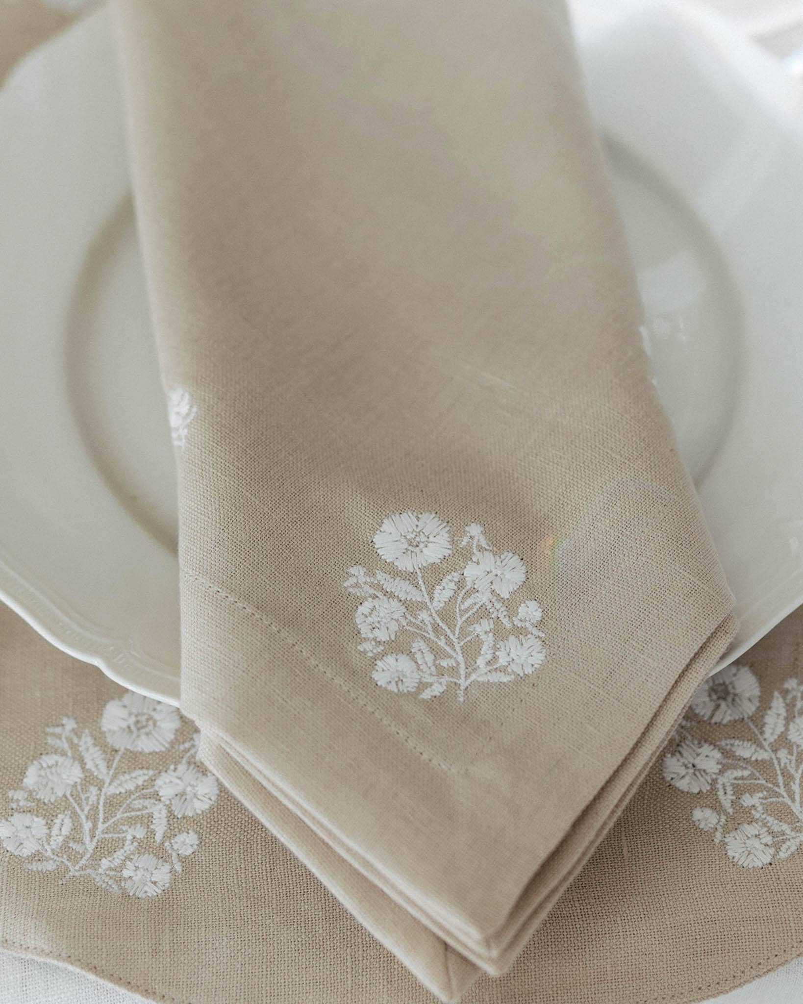 Natural White Embroidered Dinner Napkins in Linen Cotton, Set of Four for wholesale on Faire2