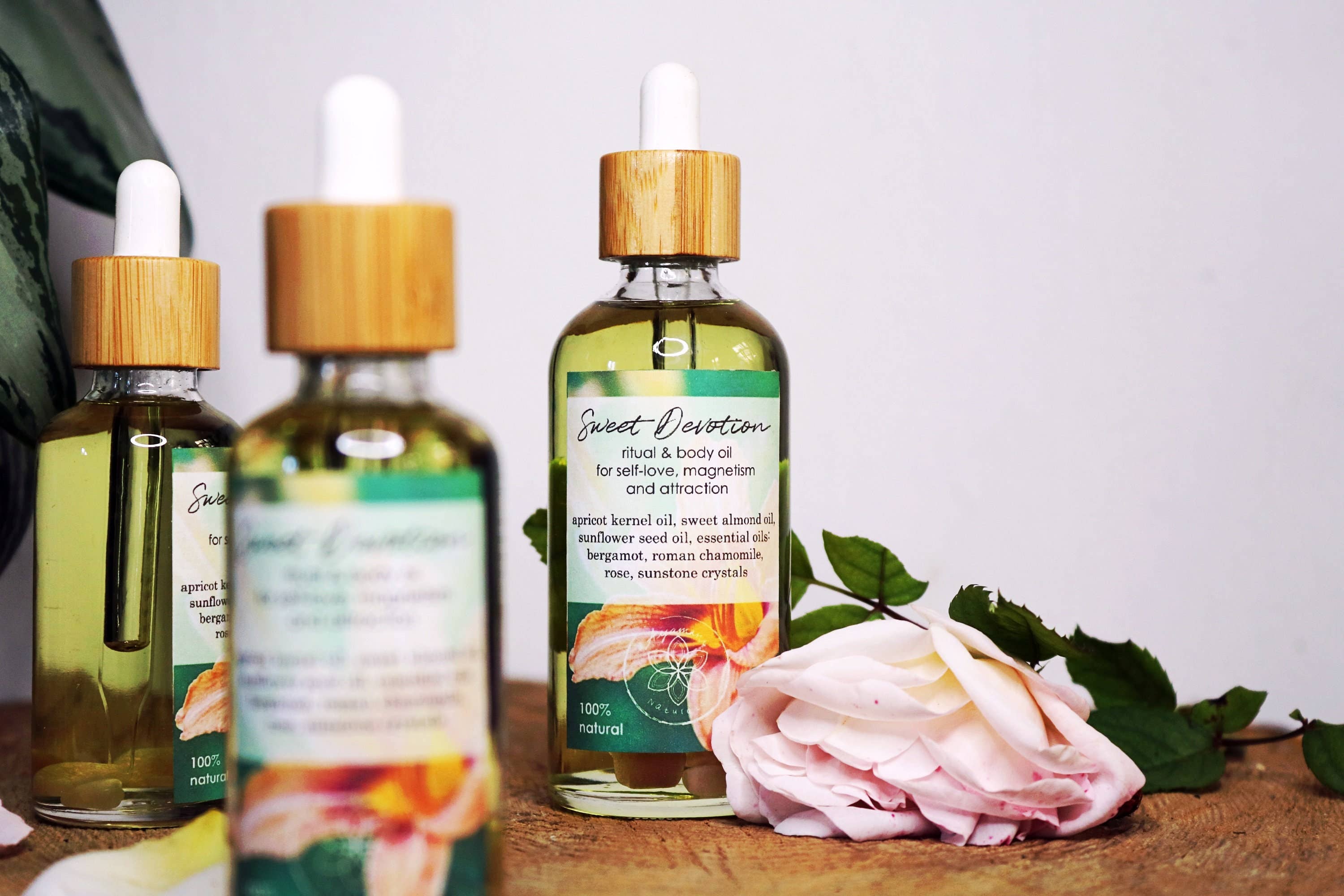 Ayamani Naturals – Engroshandel Bad/Kropsolie – Sweet Devotion Goddess krops- og ritualolie med sunstone1