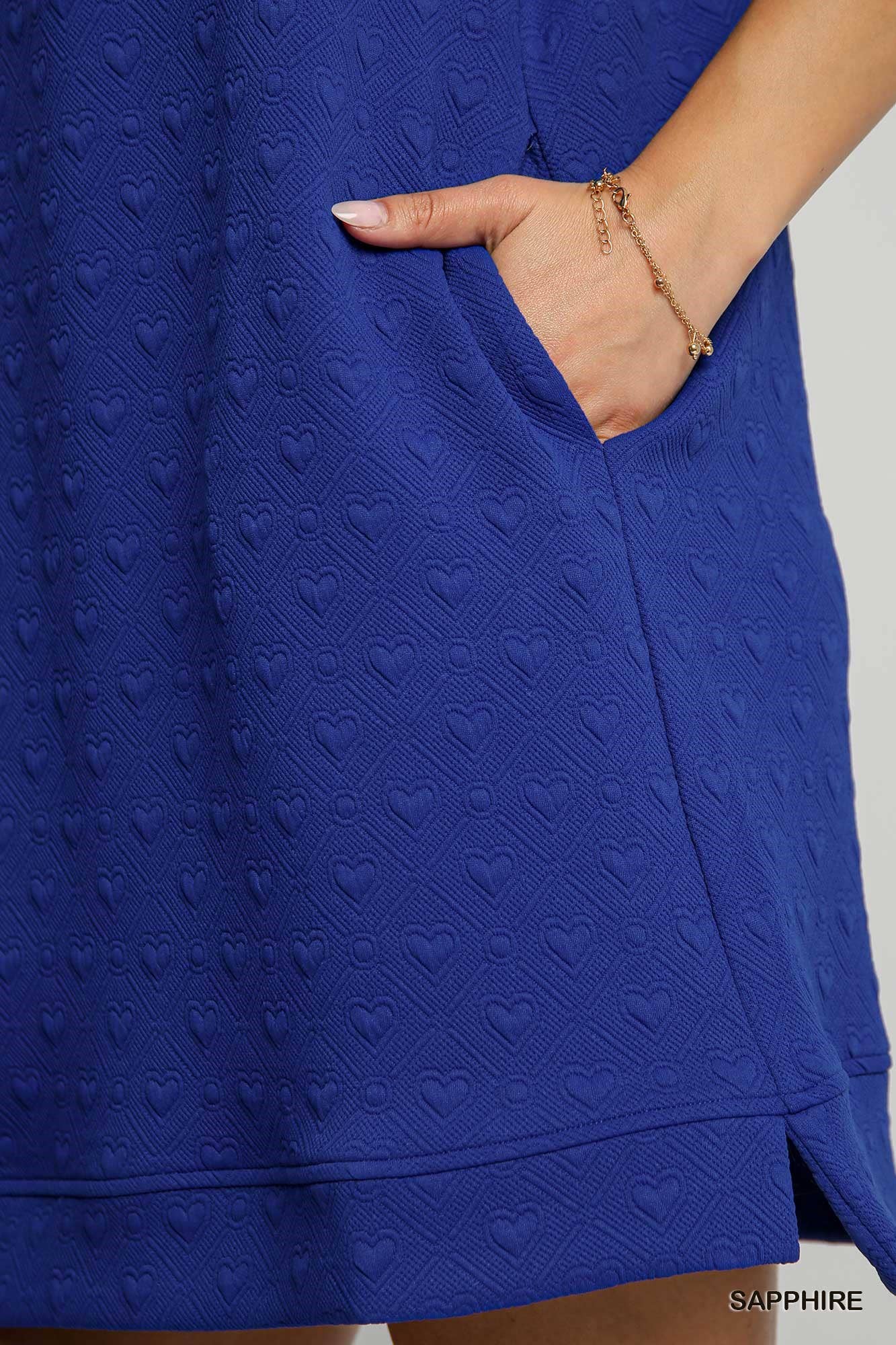 Plush Looks – wholesale Klänning - Dam – Hjärtstickad Jacquard ärmlös miniklänning med halv dragkedja15