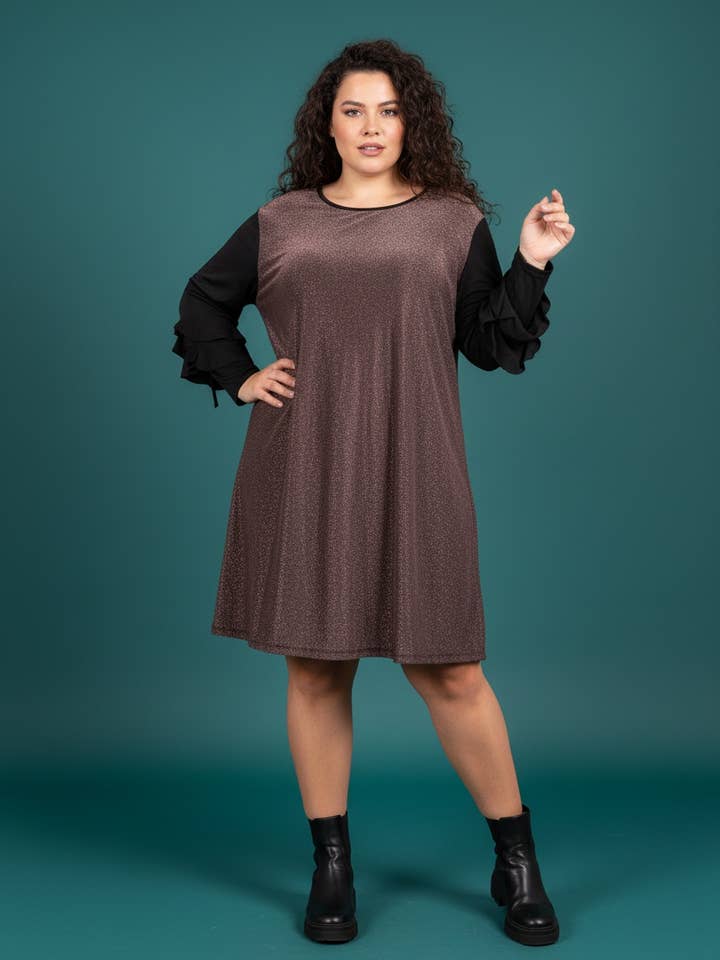 Robe grande taille à strass bronze (T3654) pour la vente par Pomme Rouge Paris